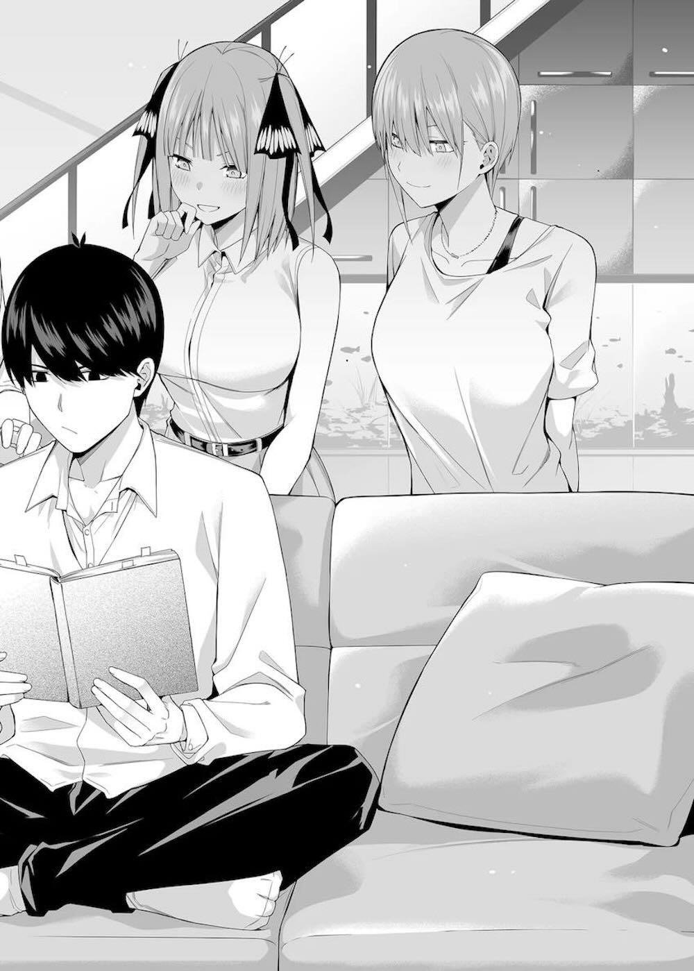 【五等分の花嫁】見つかったら終わるかもしれないスリリングなシチュエーションを楽しんでしまう中野一花がコートの下に隠された魅力的な水着姿を見せつけ試着室でフーターローと密着エッチ31